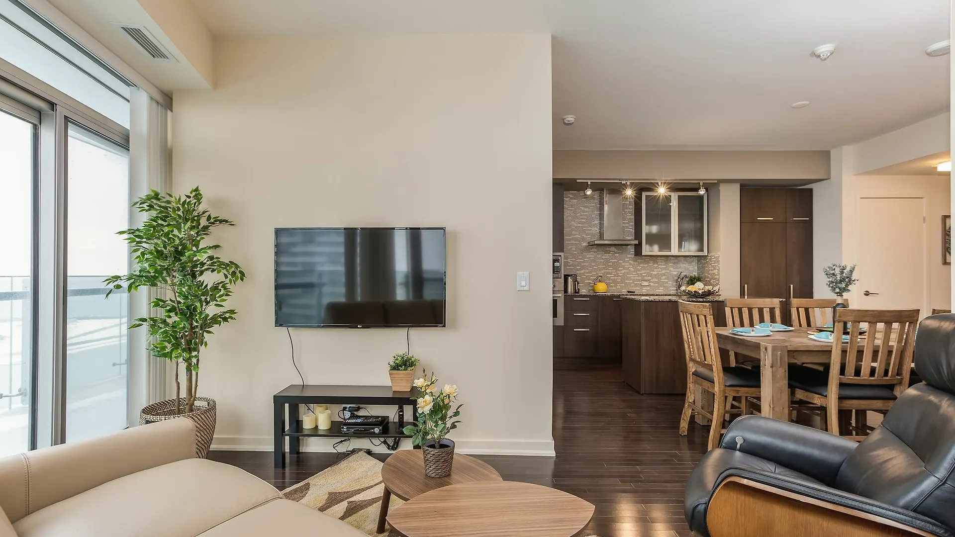 Quickstay - Upscale 3-Bedroom With Gorgeous Lake View トロント 4*,