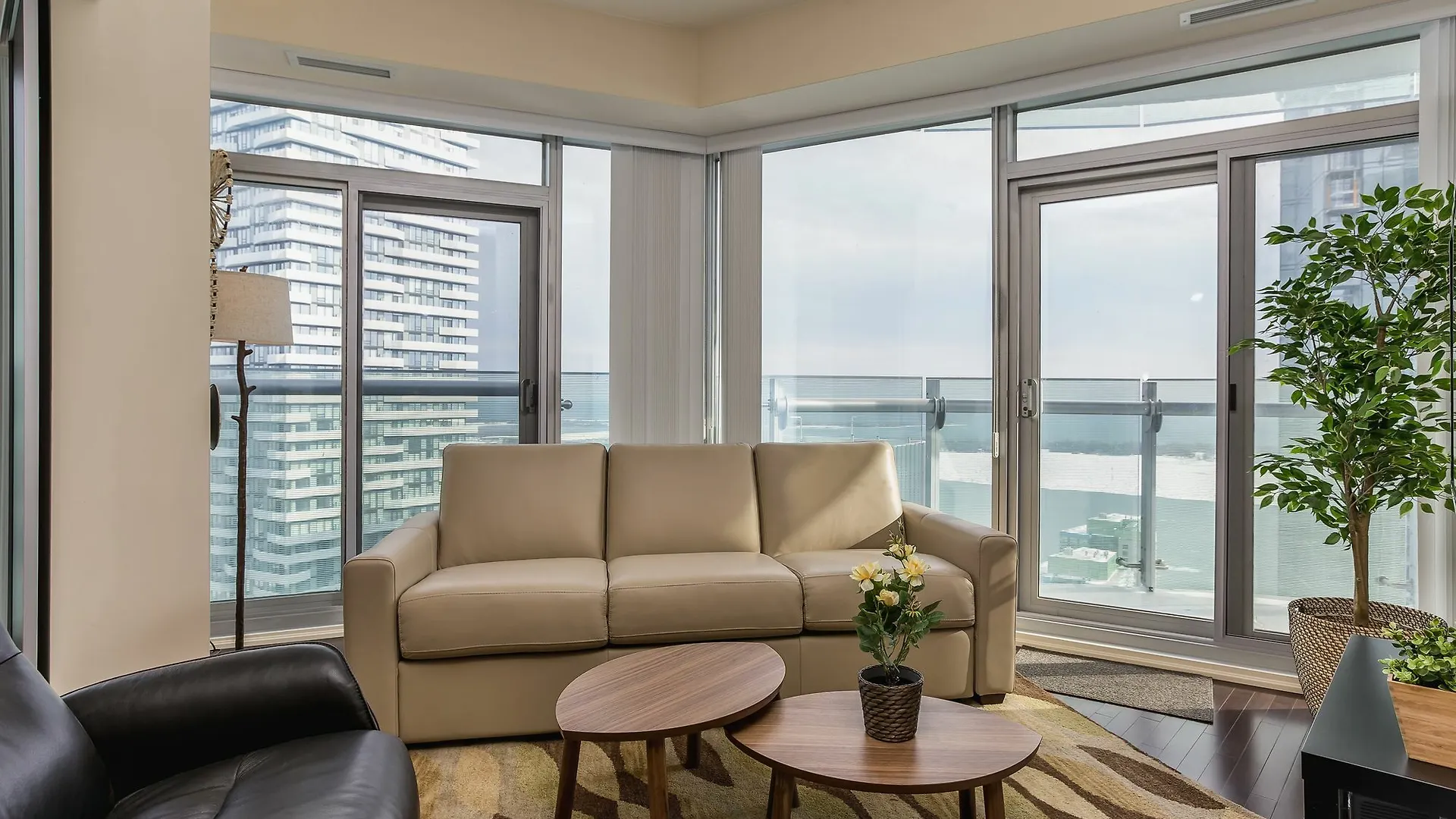 ホテル Quickstay - Upscale 3-Bedroom With Gorgeous Lake View トロント