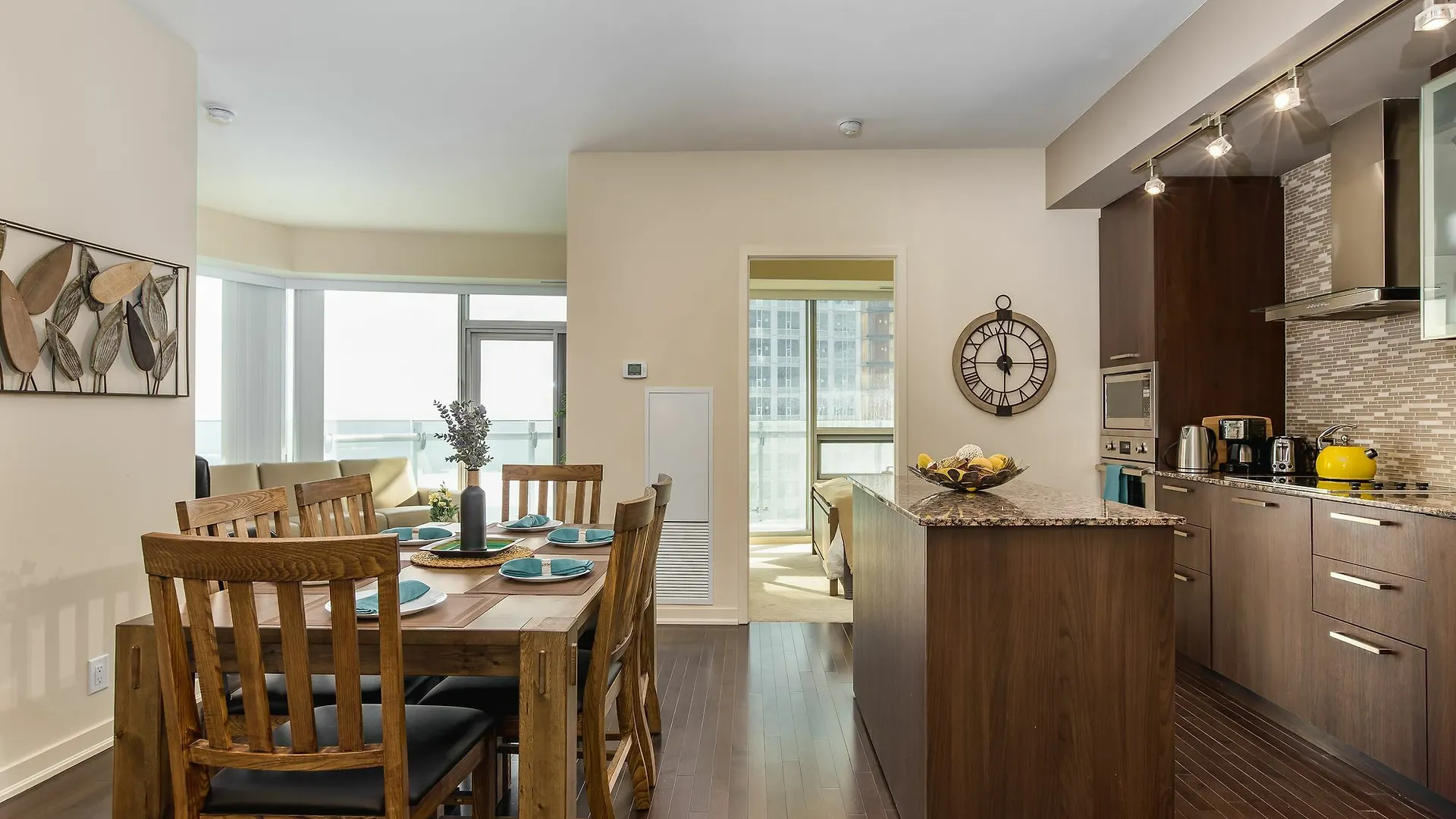 Quickstay - Upscale 3-Bedroom With Gorgeous Lake View トロント 4*,  カナダ