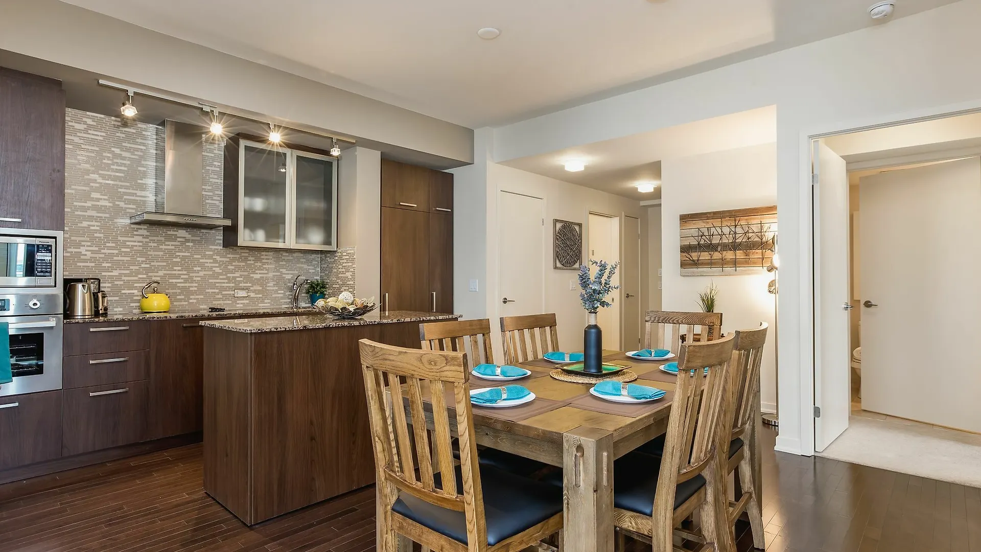 Quickstay - Upscale 3-Bedroom With Gorgeous Lake View トロント ホテル